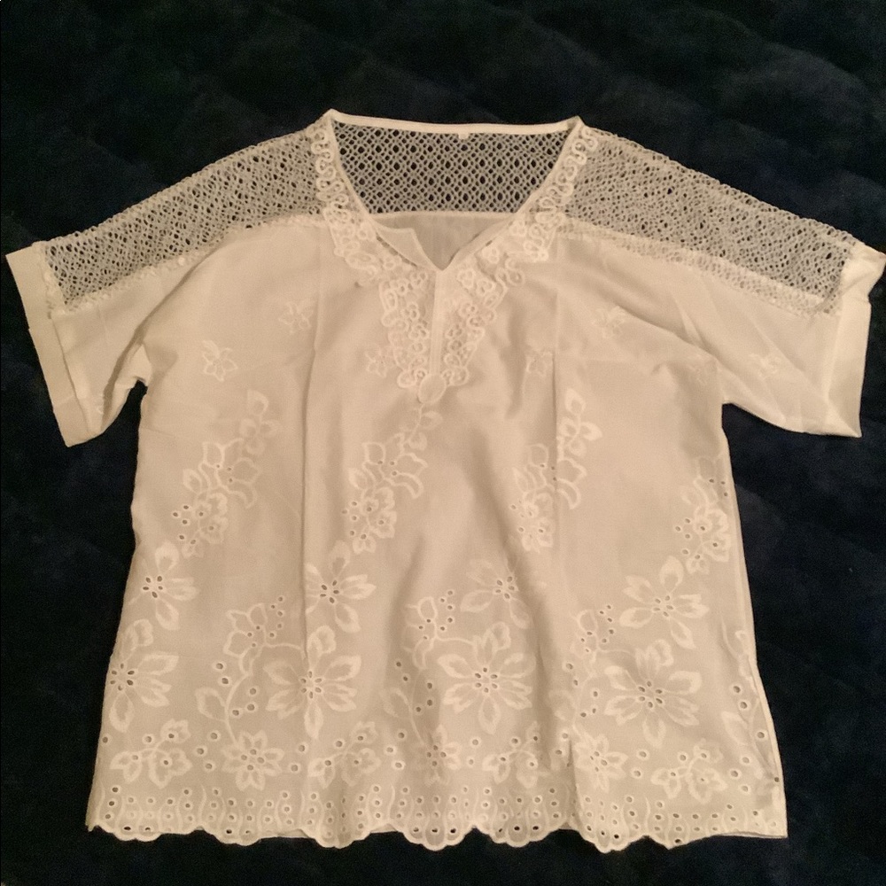 Ladies Loose Lace Blouse NWOT